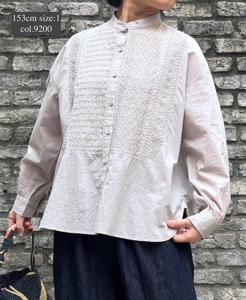NMDS26221 60s ORGANIC CAMBRIC WITH EMB BANDED COLLAR SHIRT