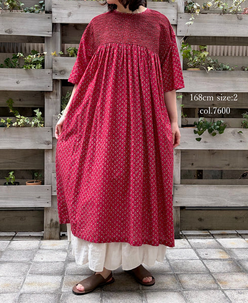 NMDS26253 80s VOILE SMALL GENTIANA BLOCK PRINT BACK OPENING PULLOVER DRESS WITH MINI PINTUCK