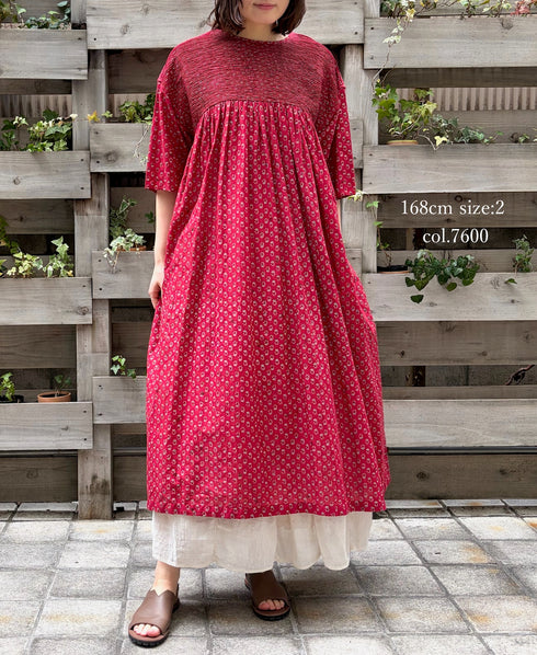 NMDS26253 80s VOILE SMALL GENTIANA BLOCK PRINT BACK OPENING PULLOVER DRESS WITH MINI PINTUCK
