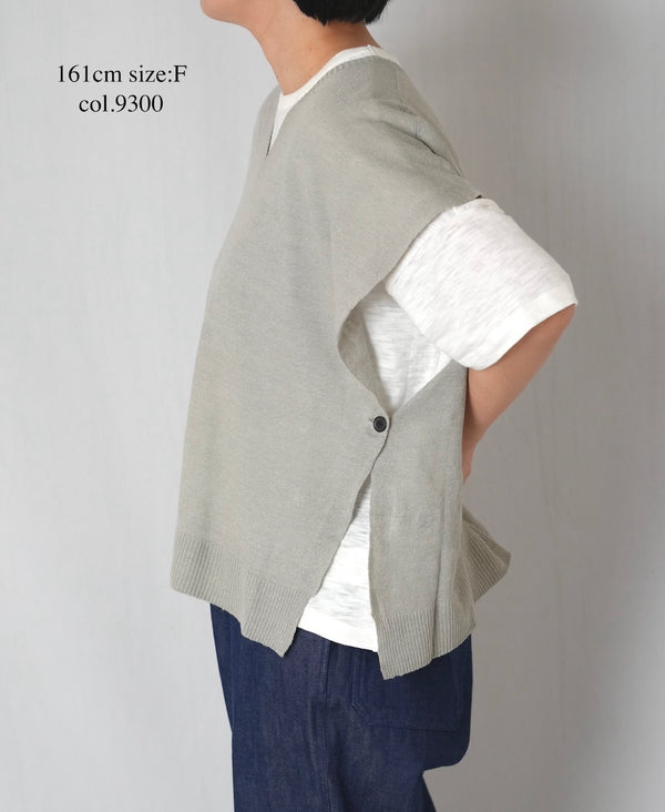 NNSL26003 12GG 1PLY LINEN/COTTON V-NECK VEST WITH SIDE BUTTON