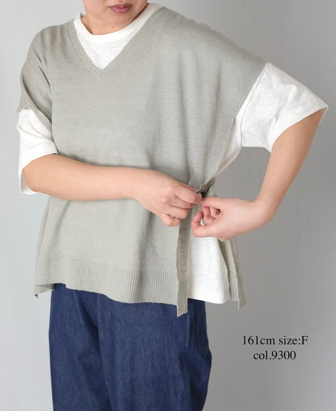 NNSL26003 12GG 1PLY LINEN/COTTON V-NECK VEST WITH SIDE BUTTON