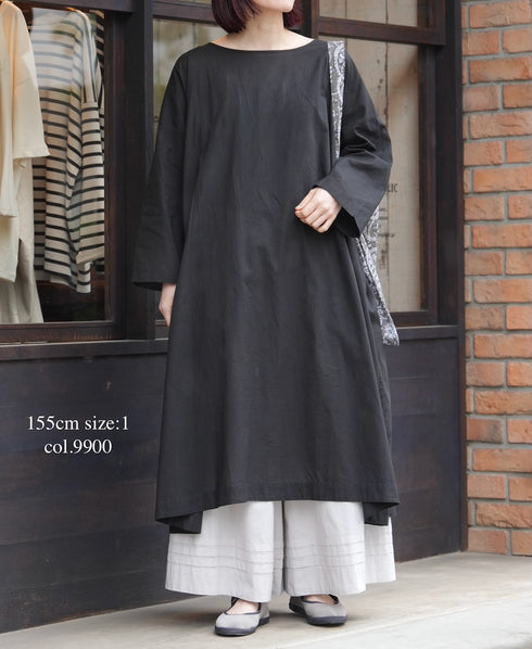 NSL26003 60s CAMBRIC PLAIN CREW-NECK BACK SIDE GATHERED DRESS WITH LINING