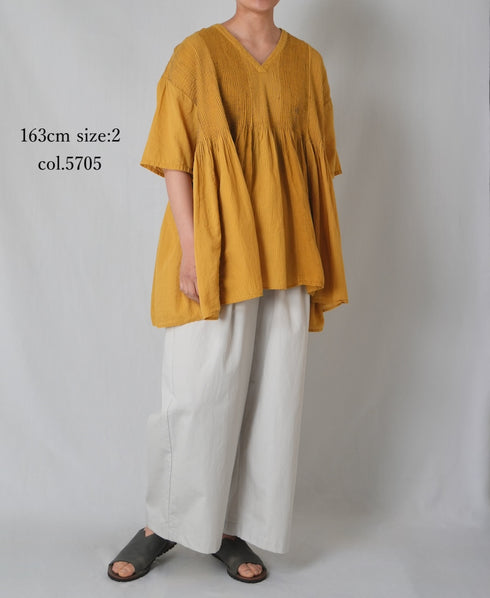 NMDS26262D ORGANIC COTTON/LINEN PATCHWORK OVERDYE V-NECK S/SLEEVE SHIRT WITH MINI PINTUCK