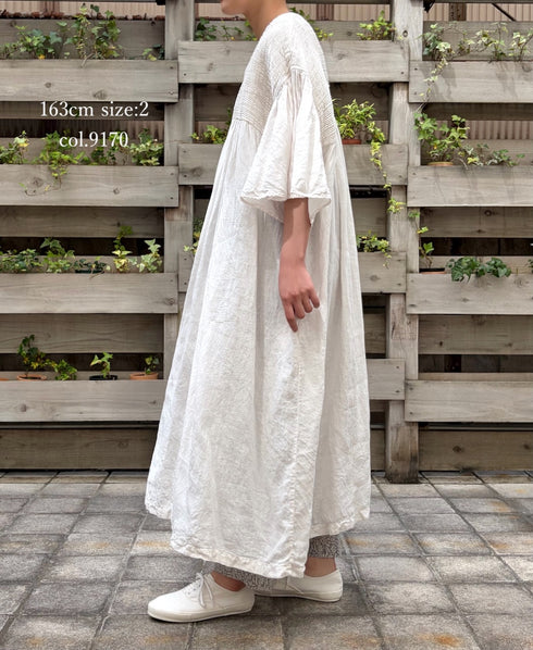 INMDS26004D 60s AUTOLOOM LINEN PLAIN OVERDYE BACK OPENING PULLOVER DRESS WITH MINI PINTUCK