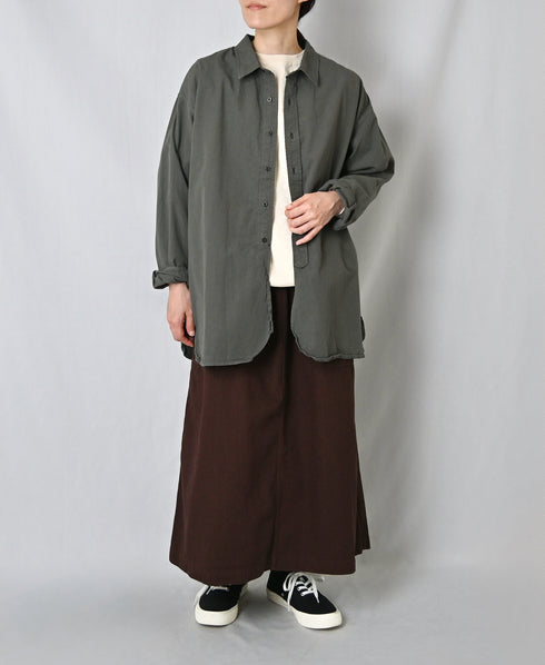155cm size:M col.820P ゆとりのあるシャツとレイヤードも楽しめます。