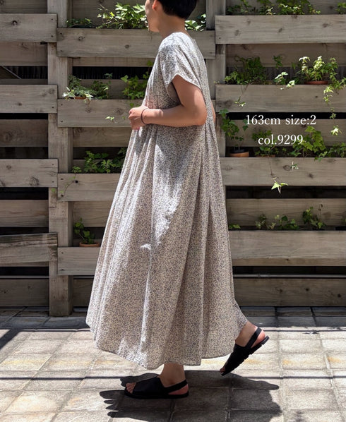 INMDS26122 POWER LOOM COTTON VOILE ARABESQUE HAND SCREEN PRINT INVERTED PLEAT FRENCH/SL DRESS