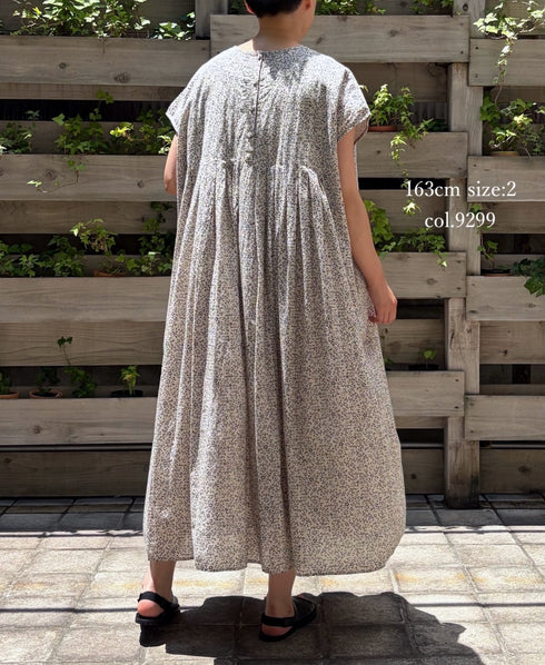 INMDS26122 POWER LOOM COTTON VOILE ARABESQUE HAND SCREEN PRINT INVERTED PLEAT FRENCH/SL DRESS