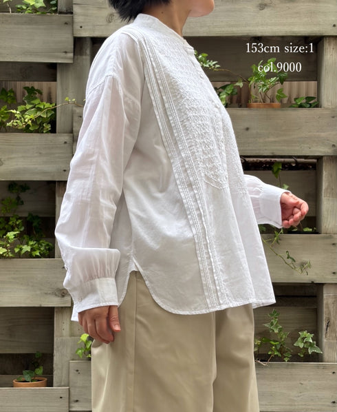 NMDS26521 60s ORGANIC CAMBRIC WITH EMB BANDED COLLAR PINTUCK & EMB SHIRT