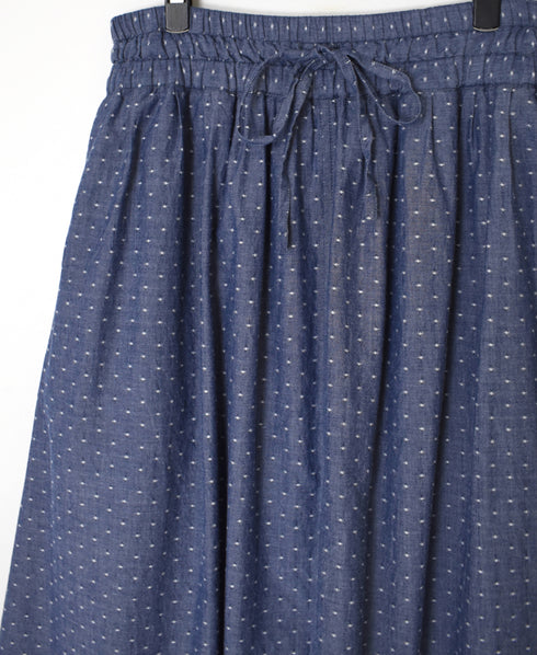 INAM2624CB DOBIE CHAMBRAY WASH PLEATED EASY SKIRT WITH LINING