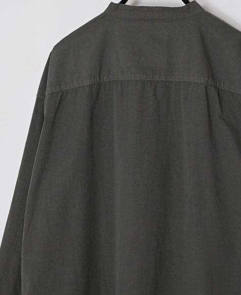 INAM2652PD 40s POPLIN OVERDYE UTILITY BANDED COLLAR LONG SHIRT