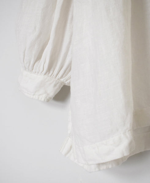 INMDS26003D 60s AUTOLOOM LINEN PLAIN OVERDYE BACK OPENING PULLOVER WITH MINI PINTUCK
