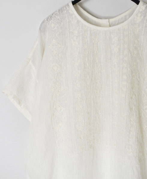 NMDS25242 80s POWER LOOM LINEN PLAIN BACK OPENING CREW-NECK S/SL EMB SHIRT