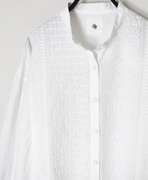 NMDS26221 60s ORGANIC CAMBRIC WITH EMB BANDED COLLAR SHIRT