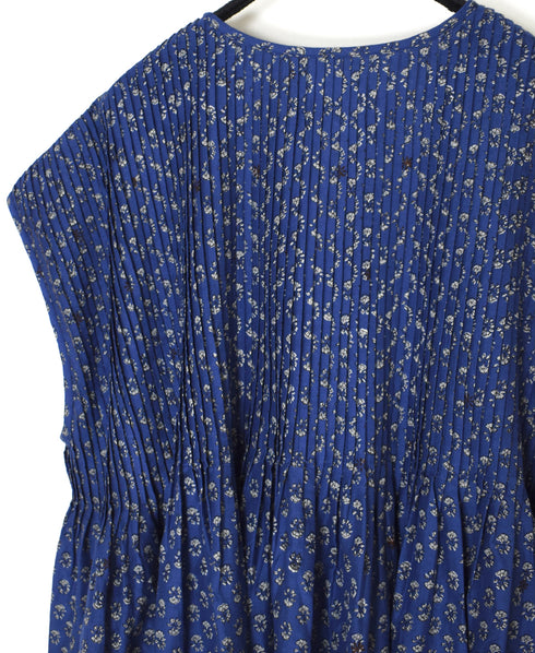 NMDS26252 80s VOILE SMALL GENTIANA BLOCK PRINT CREW-NECK BUTTON F/SLEEVE SHIRT WITH PINTUCK