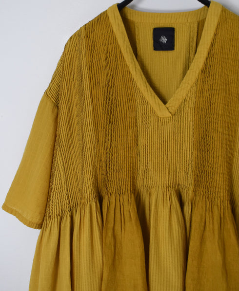 NMDS26262D ORGANIC COTTON/LINEN PATCHWORK OVERDYE V-NECK S/SLEEVE SHIRT WITH MINI PINTUCK