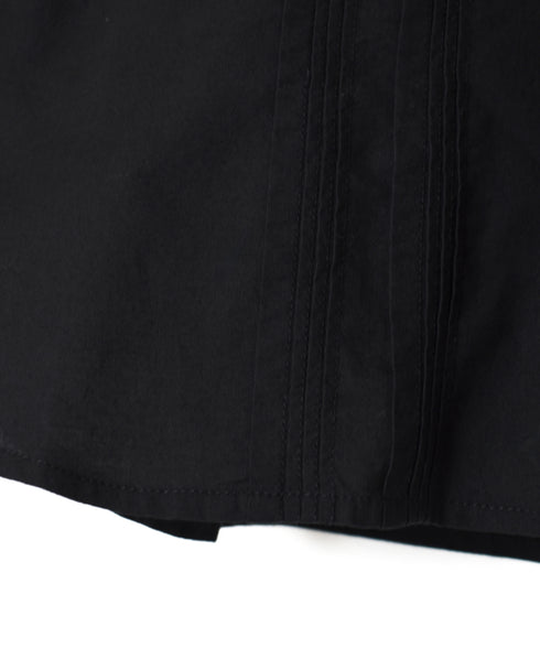 NMDS26522 60s ORGANIC CAMBRIC WITH EMB BACK OPENING CREW NECK PINTUCK & EMB SHIRT