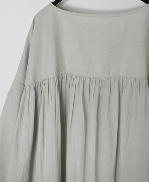 NSL26003 60s CAMBRIC PLAIN CREW-NECK BACK SIDE GATHERED DRESS WITH LINING
