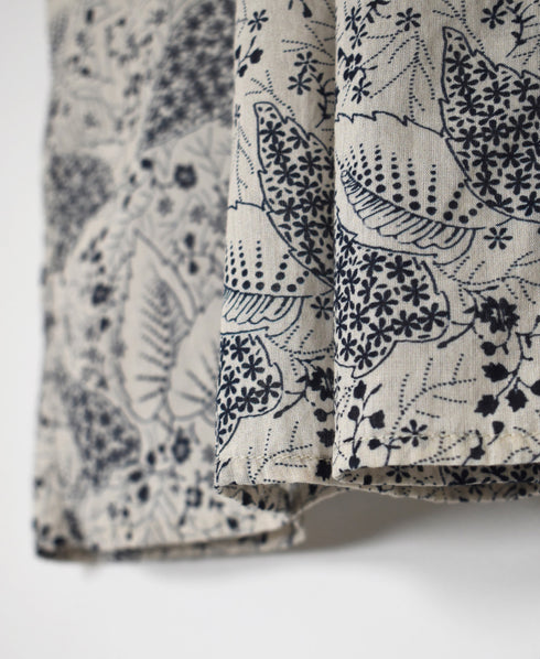 NSL26061 80s VOILE LEAF & FLOWER PRINT REGULAR COLLAR FRENCH/SL PINTUCK SHIRT