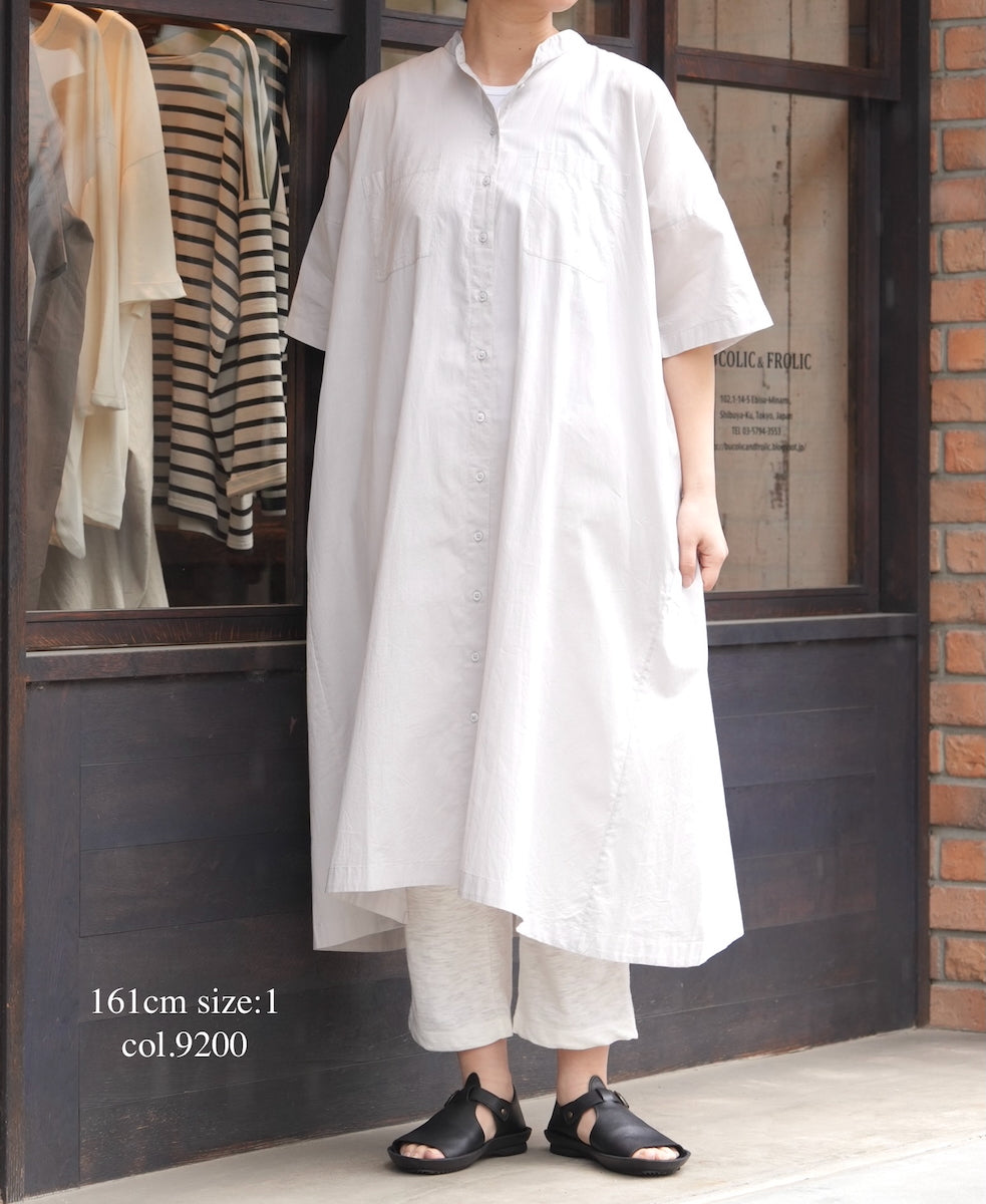NSL26004 60s CAMBRIC PLAIN BANDED COLLAR BACK SIDE GATHERED DRESS