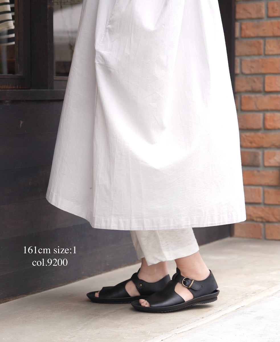 NSL26004 60s CAMBRIC PLAIN BANDED COLLAR BACK SIDE GATHERED DRESS
