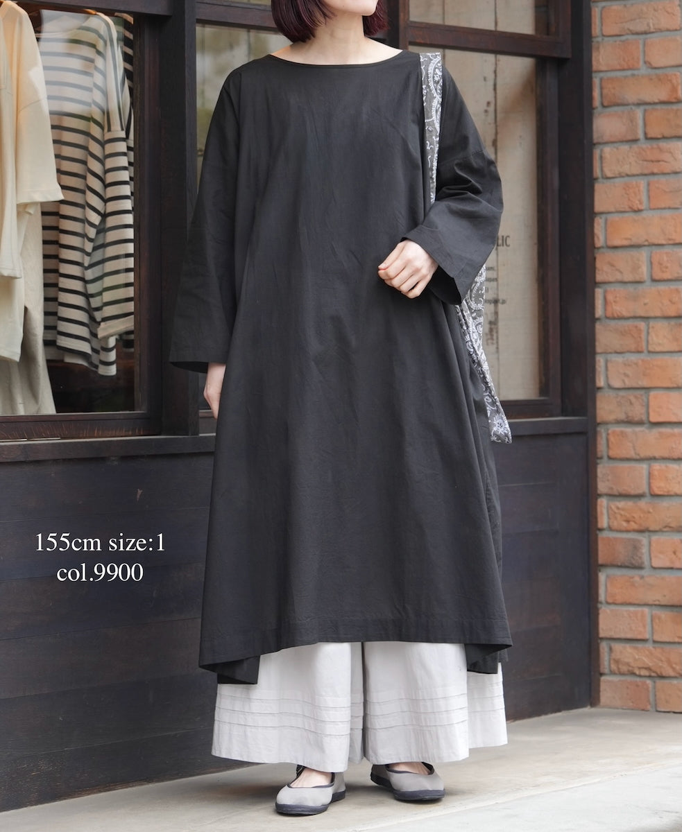 NSL26003 60s CAMBRIC PLAIN CREW-NECK BACK SIDE GATHERED DRESS WITH LINING