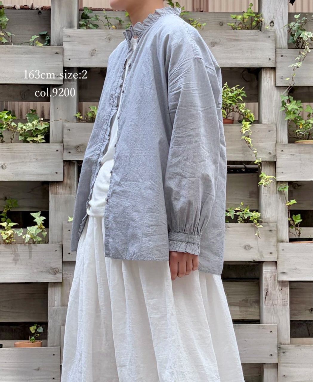 INMDS25062 HANDWOVEN YARN DYE NATURAL INDIGO CHAMBRAY FRILL COLLAR SHIRT