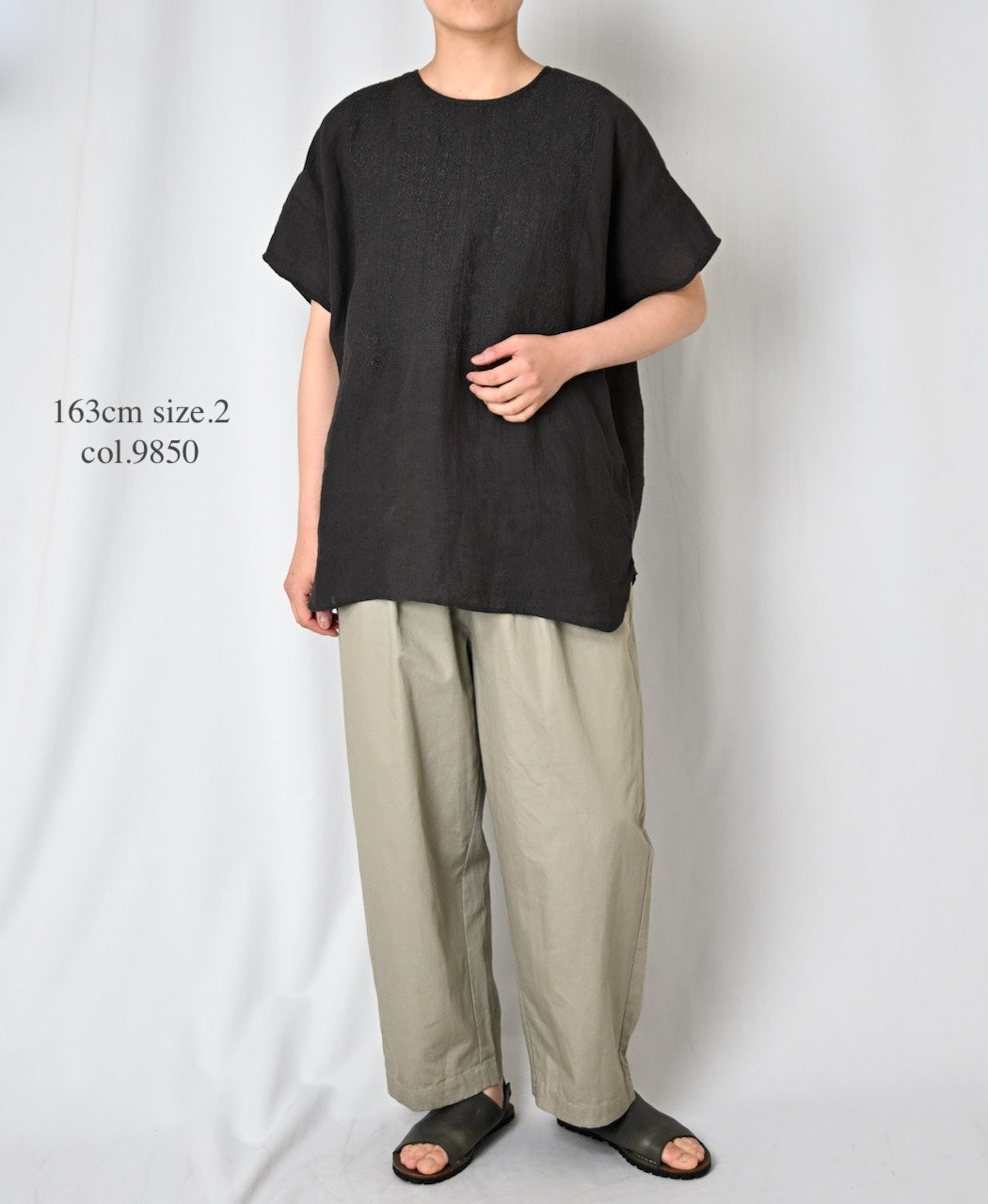 NMDS25242 80s POWER LOOM LINEN PLAIN BACK OPENING CREW-NECK S/SL EMB SHIRT