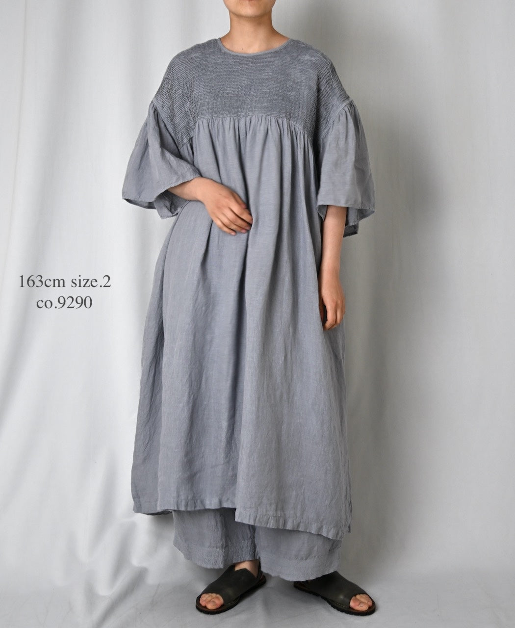 INMDS26004D 60s AUTOLOOM LINEN PLAIN OVERDYE BACK OPENING PULLOVER DRESS WITH MINI PINTUCK