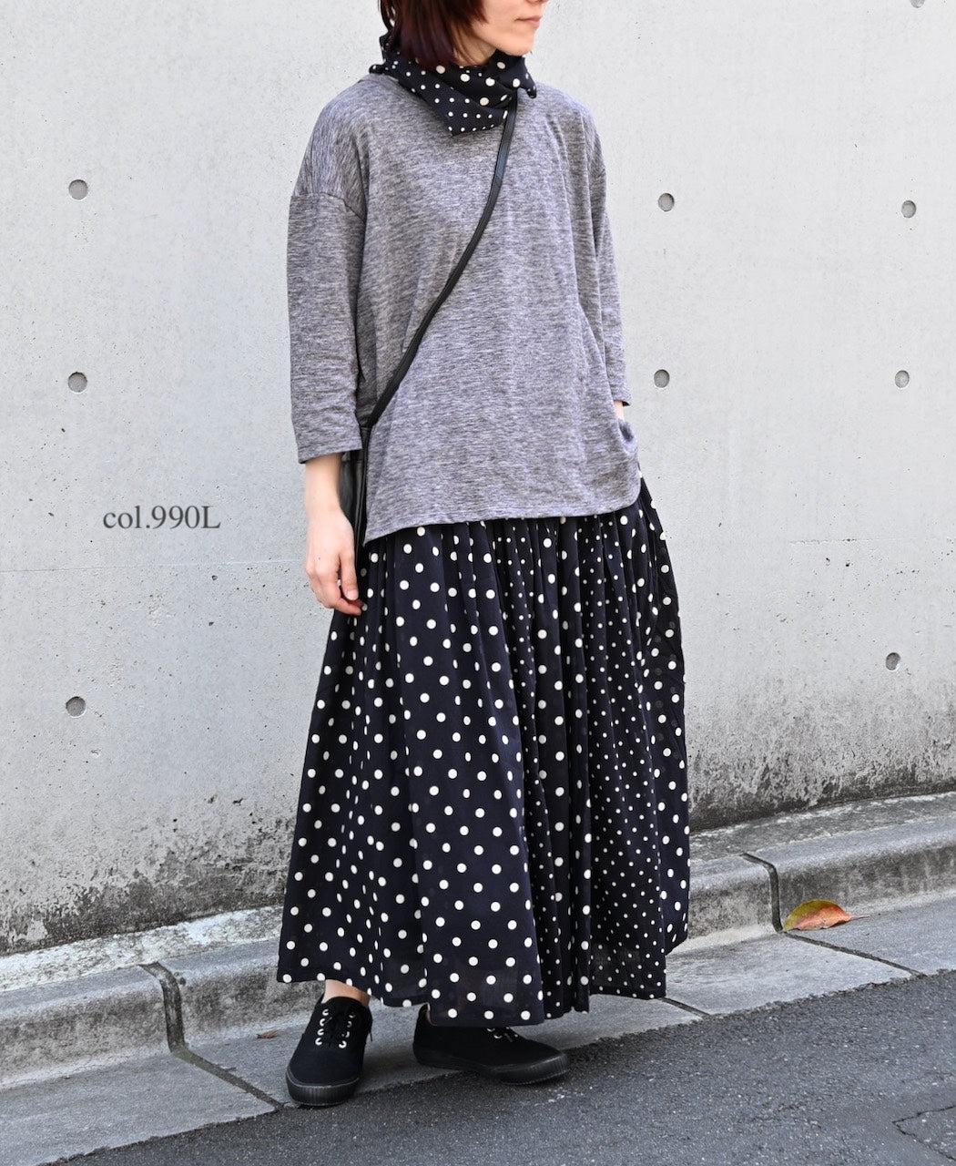NSL26058 80s COTTON VOILE DOT PRINT TRIANGLE STOLE