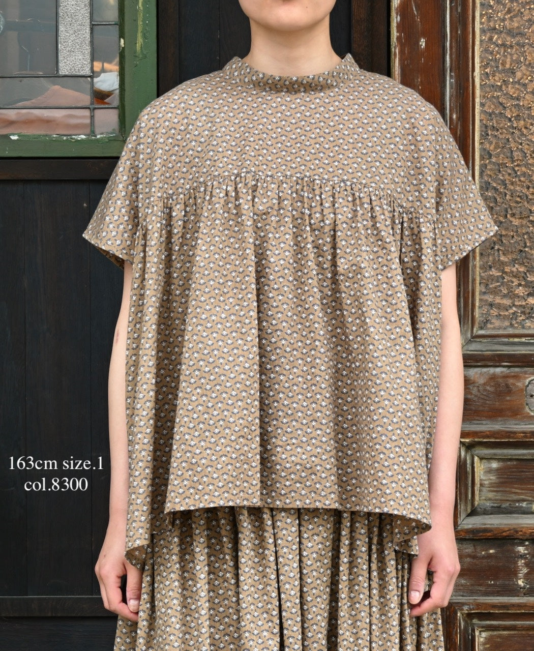 NSL26032 COTTON SLUB SMALL FLOWER PRINT BACK OPENING STAND COLLAR SHIRT