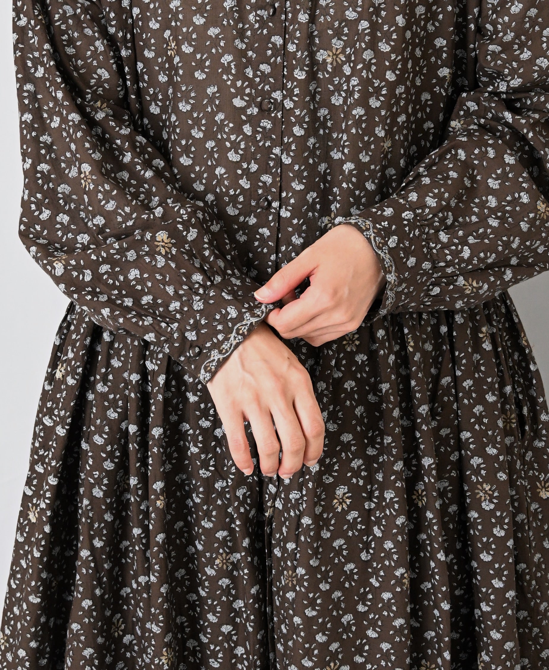 NMDS26544 80s ORGANIC VOILE GENTIANA BLOCK PRINT BANDED COLLAR DRESS WITH RAJASTHAN GATHER