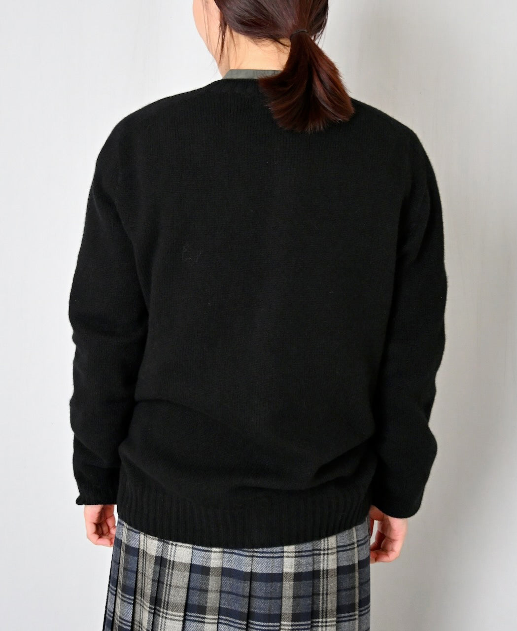 JNAMP2651 SUPER FINE LAMBSWOOL CREW NECK SADDLE SHOULDER CARDIGAN