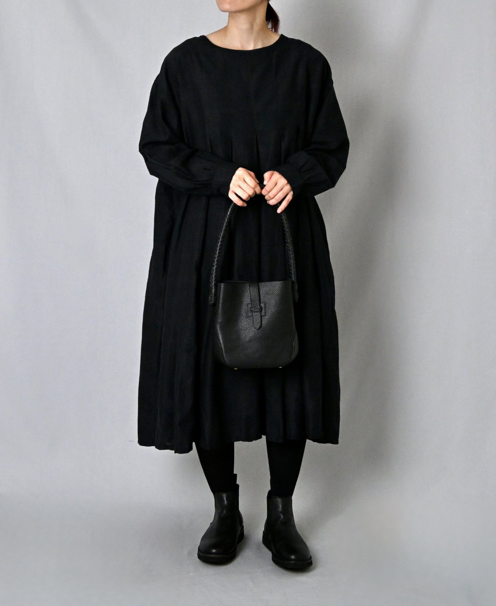 SVMDS2651 GRAINED LEATHER ONE HANDLE SMALL BAG