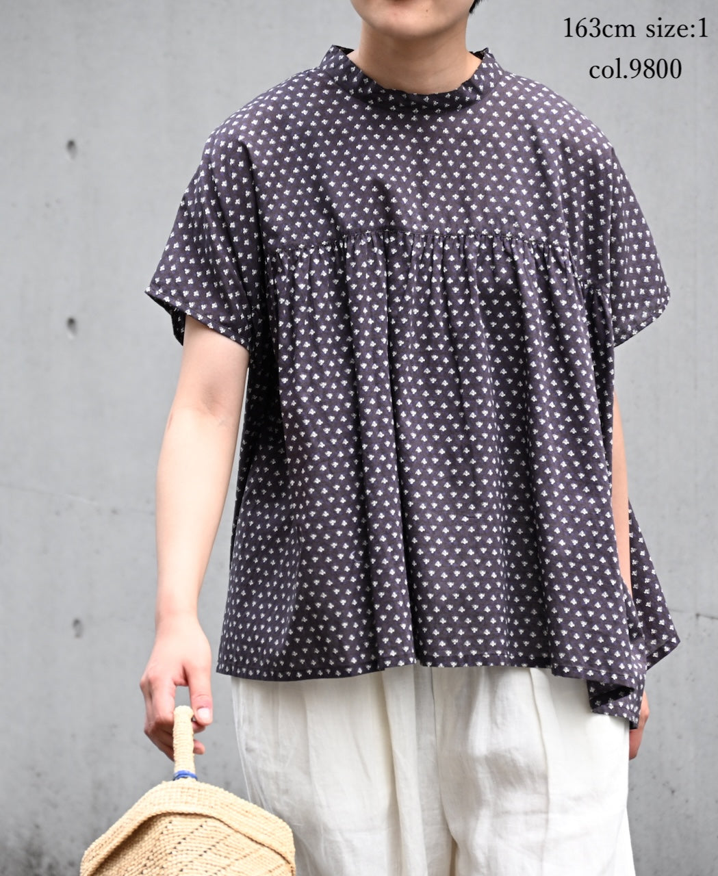 NSL26032 COTTON SLUB SMALL FLOWER PRINT BACK OPENING STAND COLLAR SHIRT
