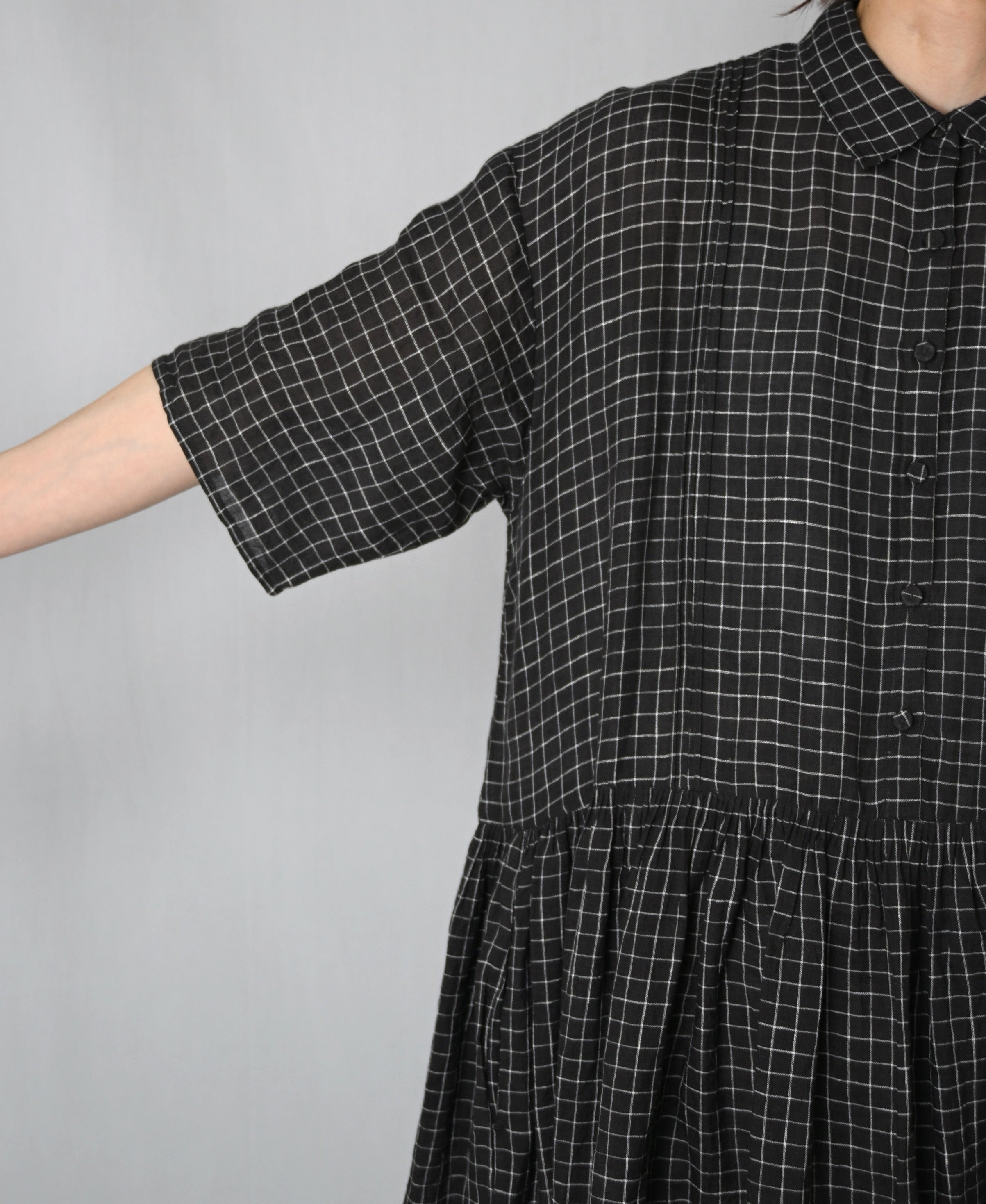 NMDS26284 80s POWER LOOM LINEN CHECK REGULAR COLLAR DRESS WITH RAJASTAN GATHER