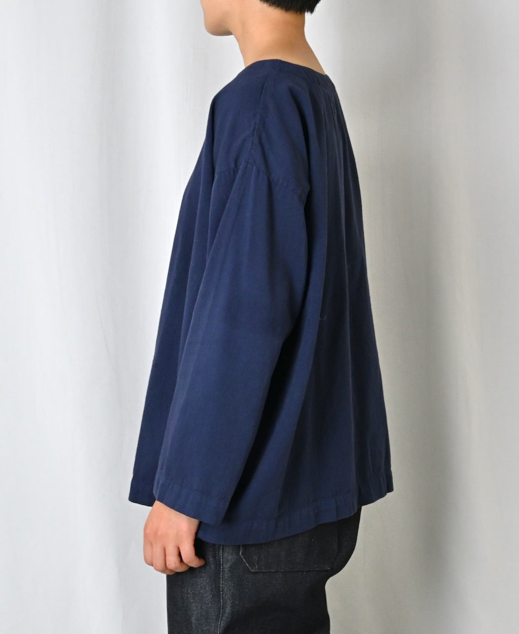 INAM2661TD 30s COTTON TWILL OVERDYE BOAT NECK SMOCK