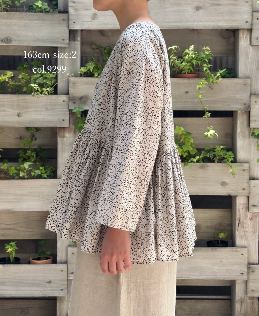 INMDS26121 POWER LOOM COTTON VOILE ARABESQUE HAND SCREEN PRINT RAJASTHAN TUCK GATHERED 3/4SL PULLOVER