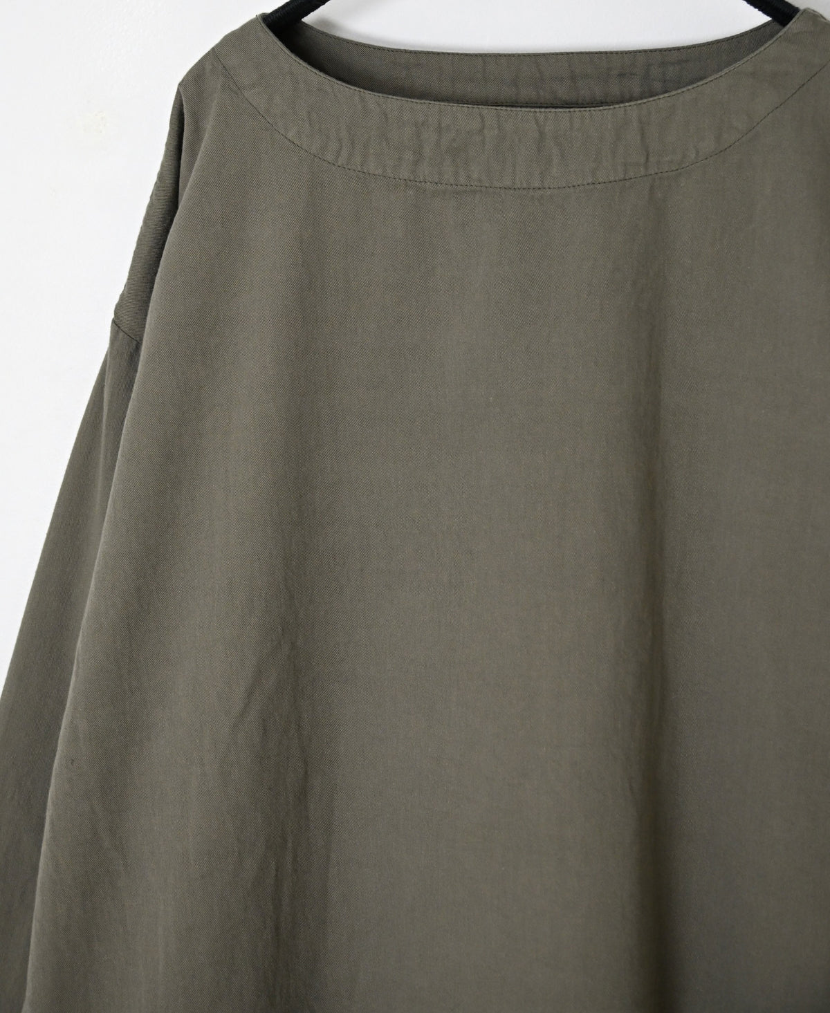 INAM2661TD 30s COTTON TWILL OVERDYE BOAT NECK SMOCK