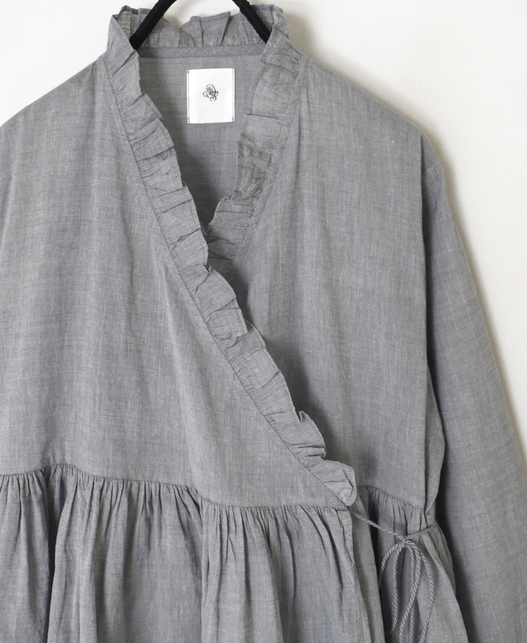 INMDS25065 HANDWOVEN YARN DYE NATURAL INDIGO CHAMBRAY FRILL CACHE COEUR