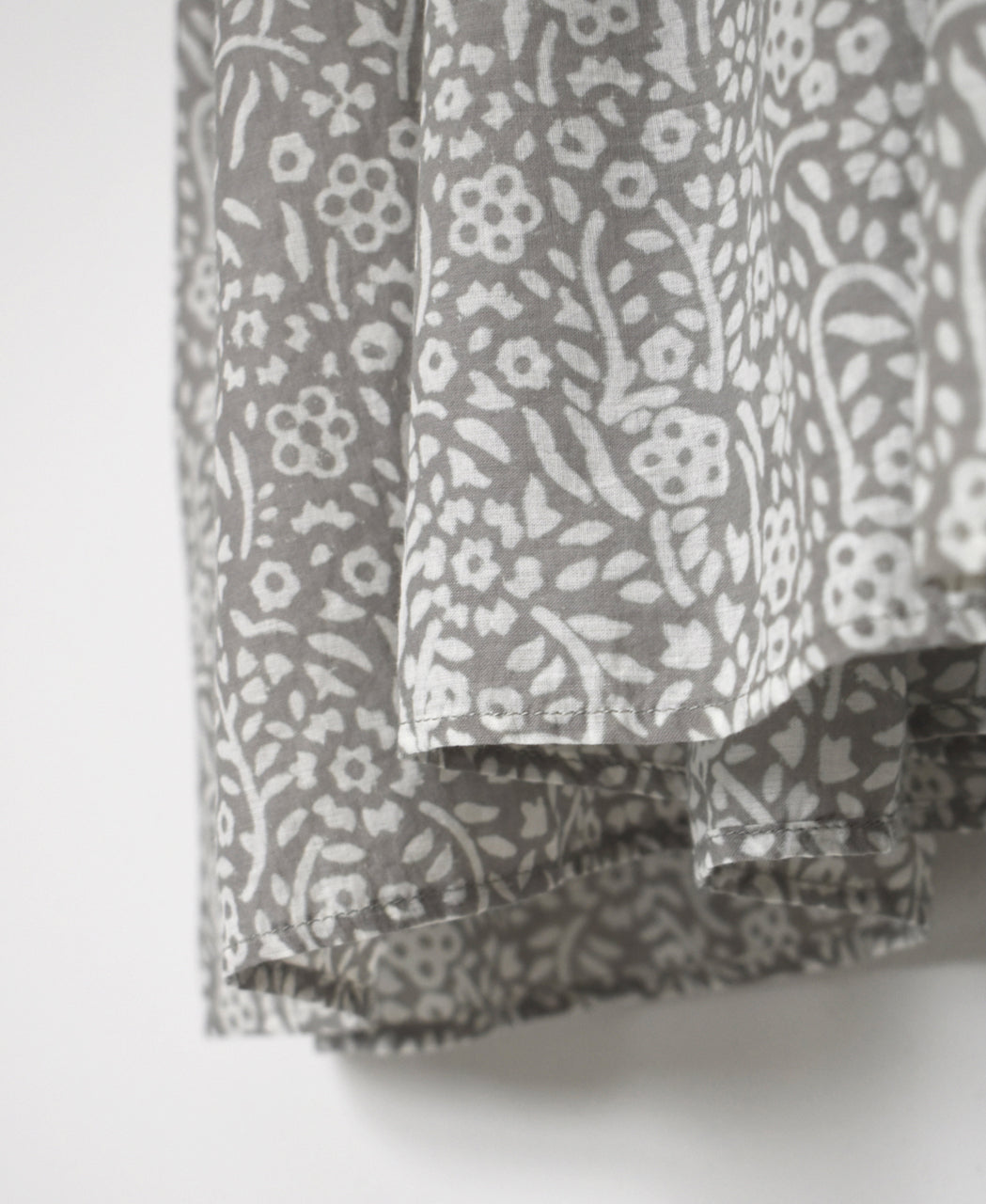 INMDS26104 80s COTTON FLOWER BLOCK PRINT FRENCH/SL DRESS WITH RANDOM PLEATS