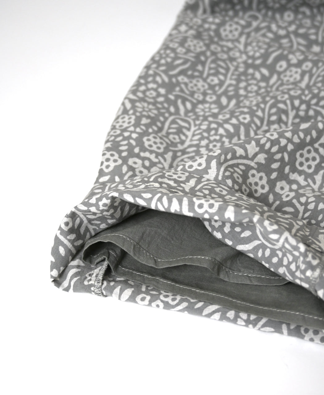 INMDS26106 80s COTTON FLOWER BLOCK PRINT 2TUCK TAPERED EASY PANTS