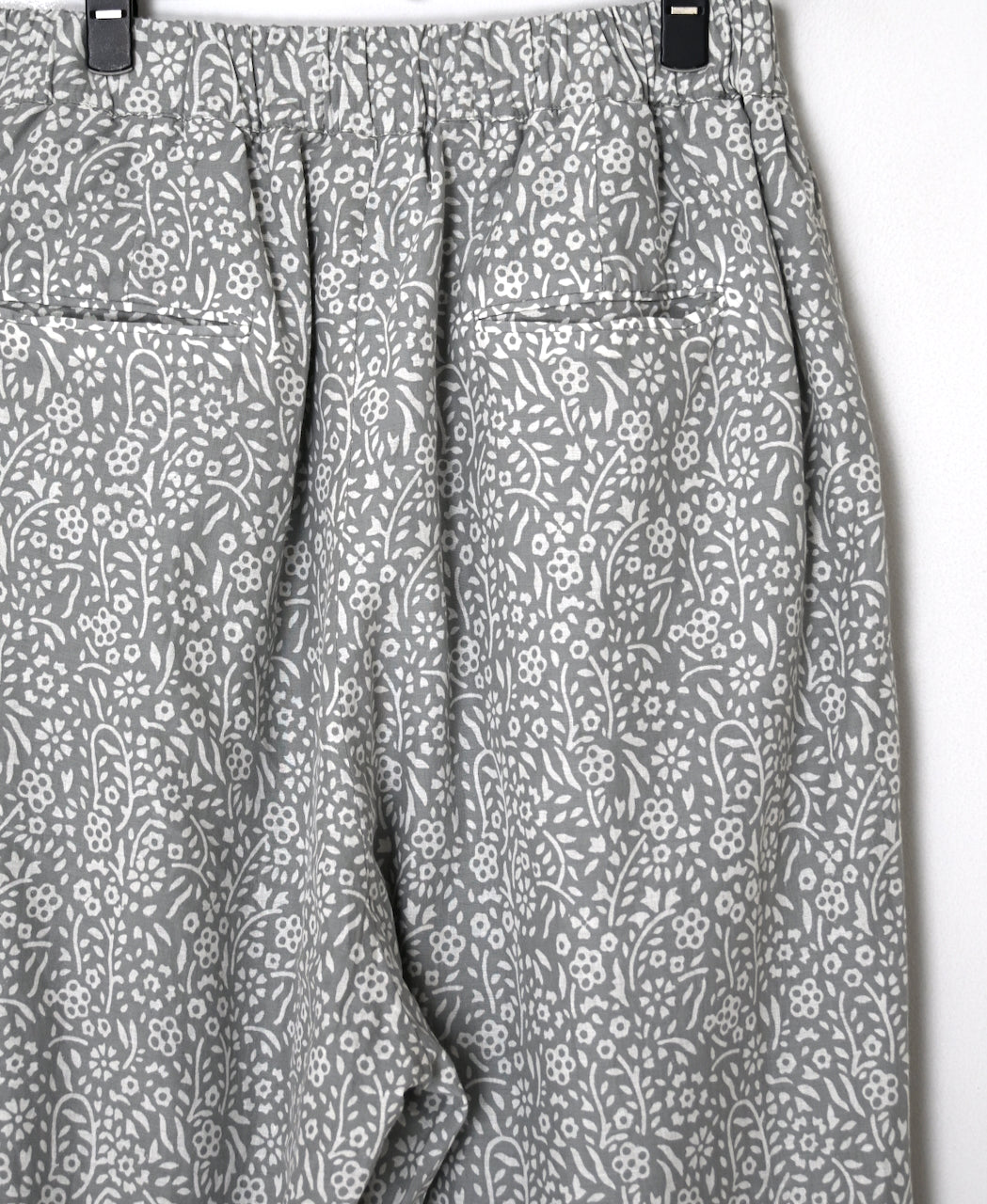 INMDS26106 80s COTTON FLOWER BLOCK PRINT 2TUCK TAPERED EASY PANTS