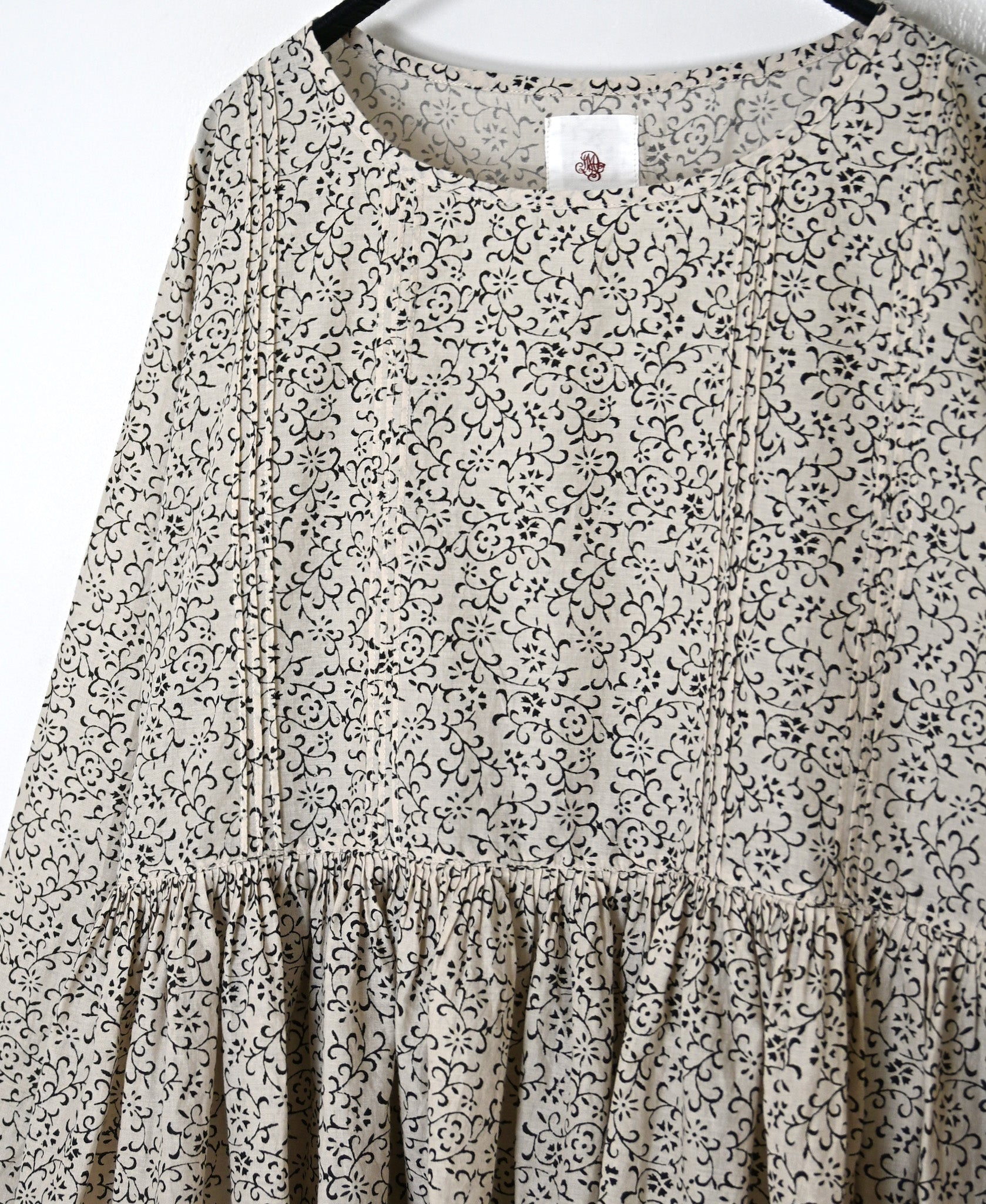 INMDS26121 POWER LOOM COTTON VOILE ARABESQUE HAND SCREEN PRINT RAJASTHAN TUCK GATHERED 3/4SL PULLOVER