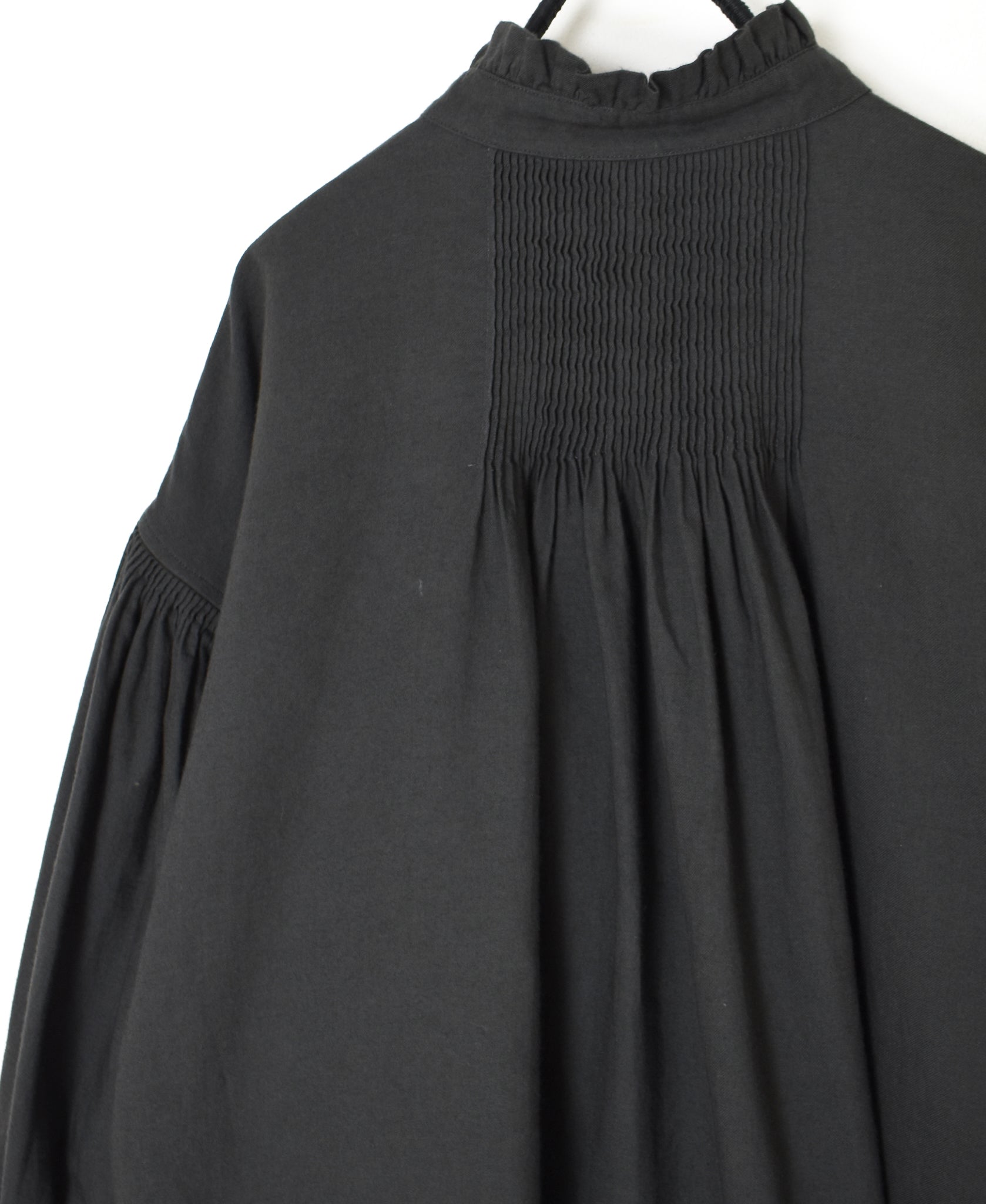 INMDS26702 TWILL COTTON KHADI PLAIN FRILL COLLAR SHIRTS WITH MINI PINTUCK