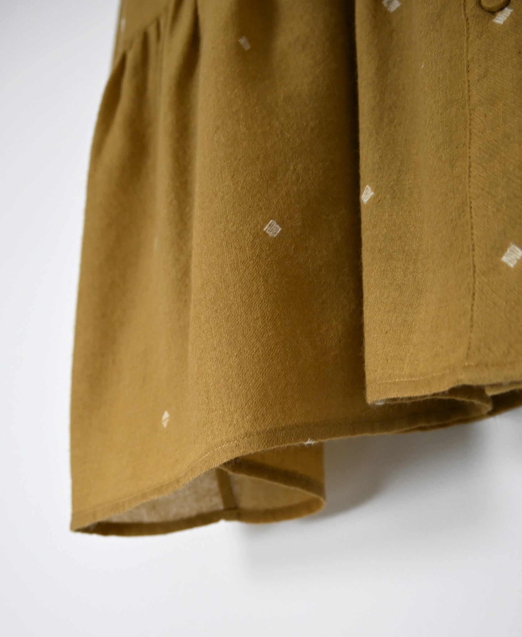 INMDS26761 BOILED WOOL SQUARE JACQUARD REGULAR COLLAR GATHERED SHIRTS
