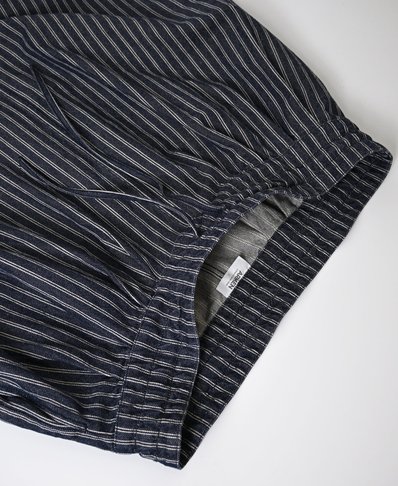 ISNAM2663W YARN DYED INDIGO 2STRIPE WASH PLEATED SKIRT