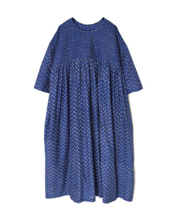 NMDS26253 80s VOILE SMALL GENTIANA BLOCK PRINT BACK OPENING PULLOVER DRESS WITH MINI PINTUCK