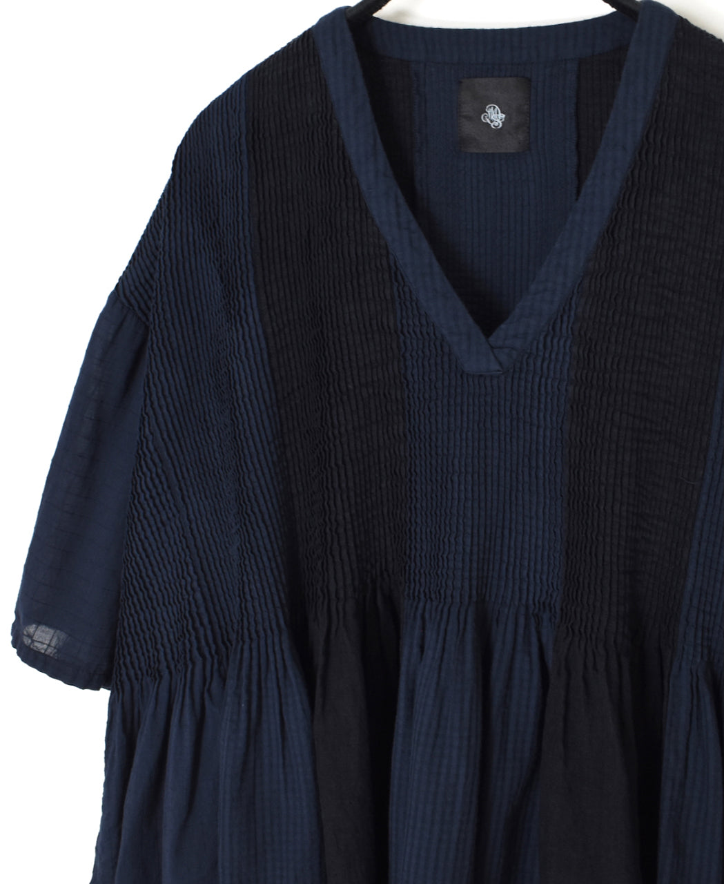 NMDS26262D ORGANIC COTTON/LINEN PATCHWORK OVERDYE V-NECK S/SLEEVE SHIRT WITH MINI PINTUCK