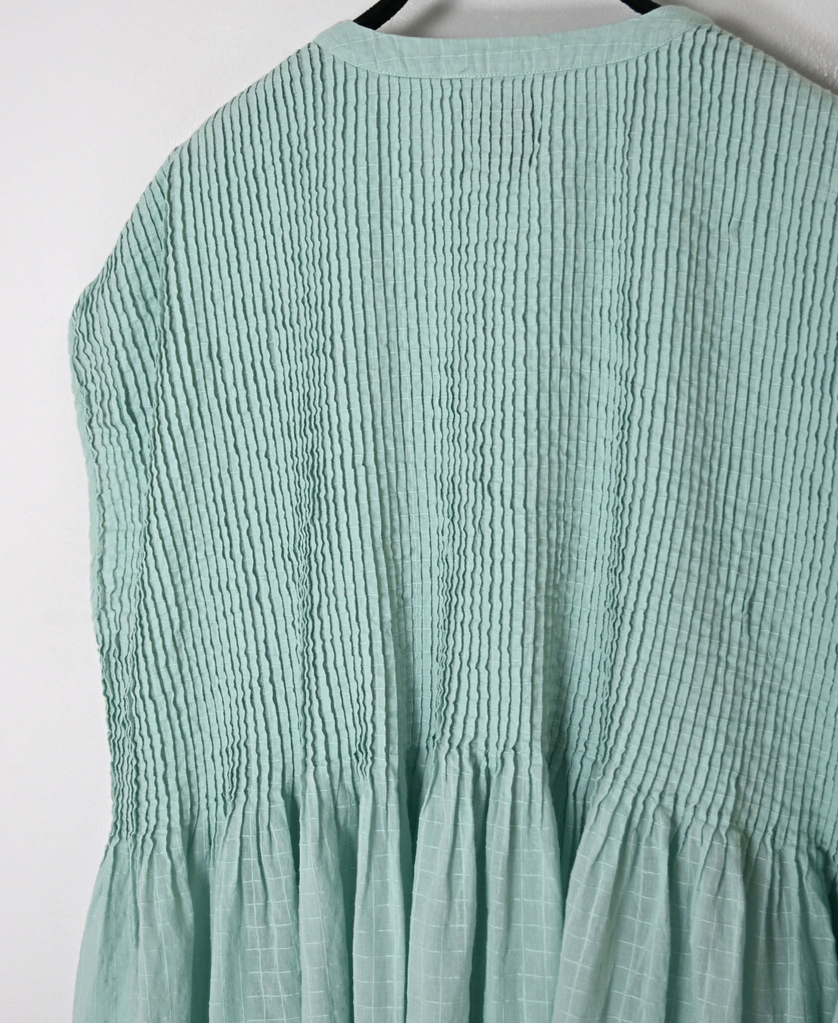 NMDS26502D 80s ORGANIC DOBIE CHECK OVERDYE V-NECK F/SLEEVE SHIRT WITH PINTUCK