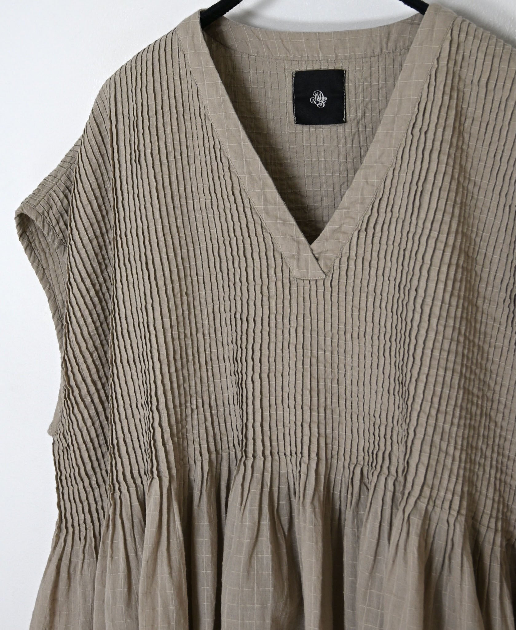 NMDS26502D 80s ORGANIC DOBIE CHECK OVERDYE V-NECK F/SLEEVE SHIRT WITH PINTUCK